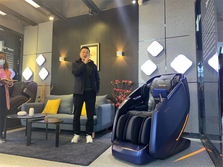 leyu.樂魚體育集團旗下品牌—銳珀爾舉行新款4D穴感總裁按摩椅S500內訓會
