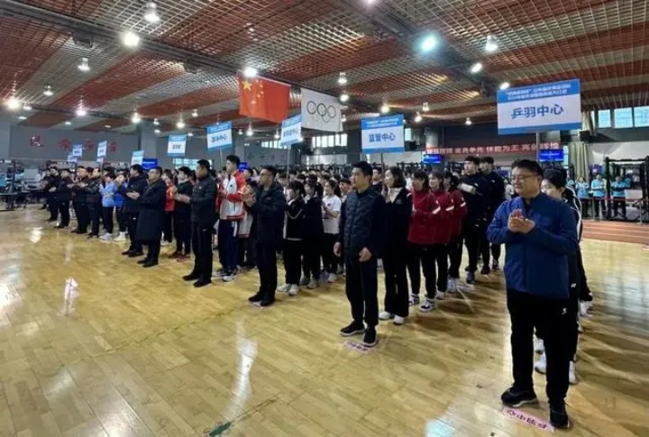 山東省優(yōu)秀運(yùn)動(dòng)隊(duì)冬訓(xùn)基礎(chǔ)體能大比武.jpg 山東省優(yōu)秀運(yùn)動(dòng)隊(duì)冬訓(xùn)基礎(chǔ)體能大比武.jpg